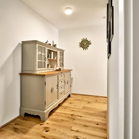 Apartment The - Alpine B4 By Aa Homes